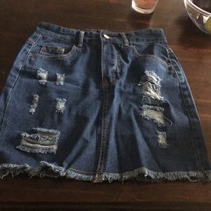 Denim skirt.